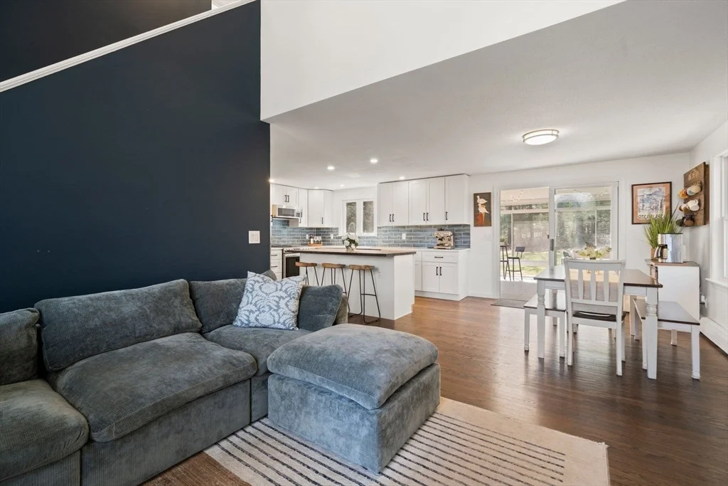Photo of 25 Moon Compass Ln