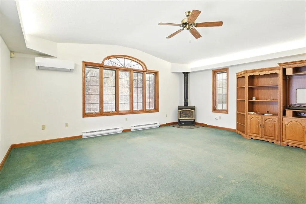 Photo of 48 Longwood Dr