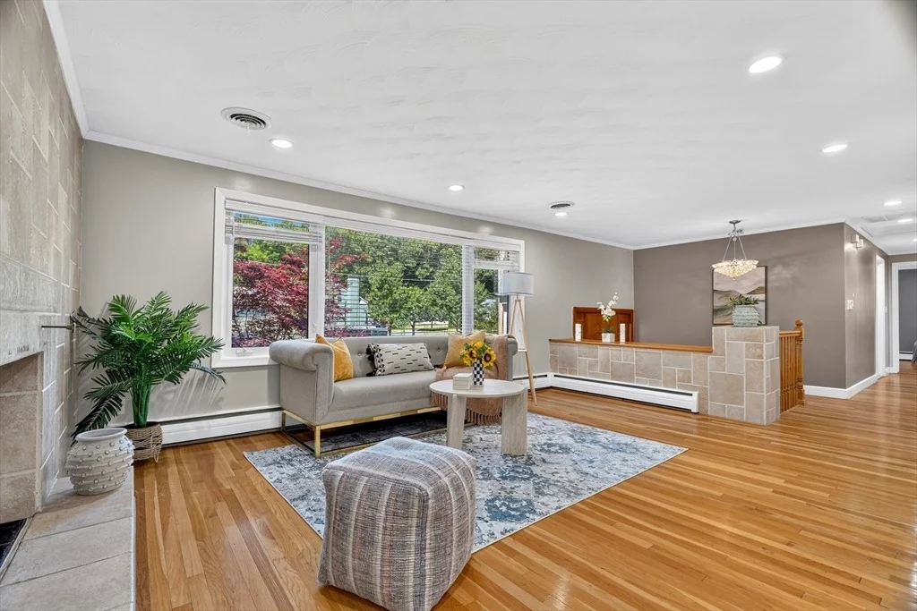 Photo of 32 Bobolink Rd