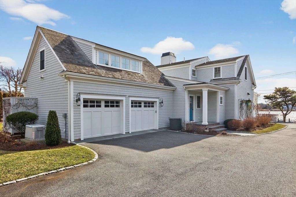 Photo of 121 Queen Anne Rd