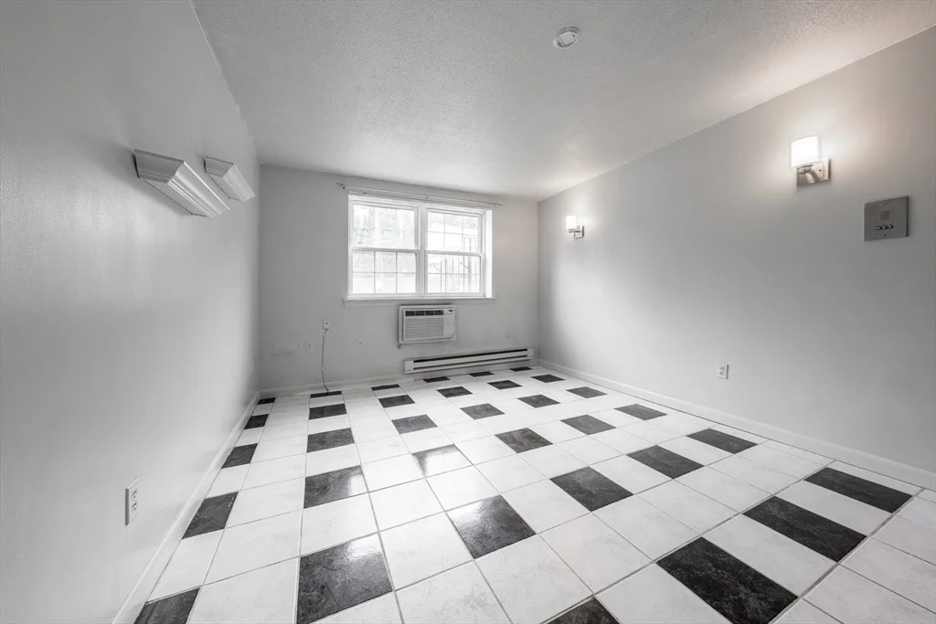Photo of Unit 2 at 10 Colonial Village Dr
