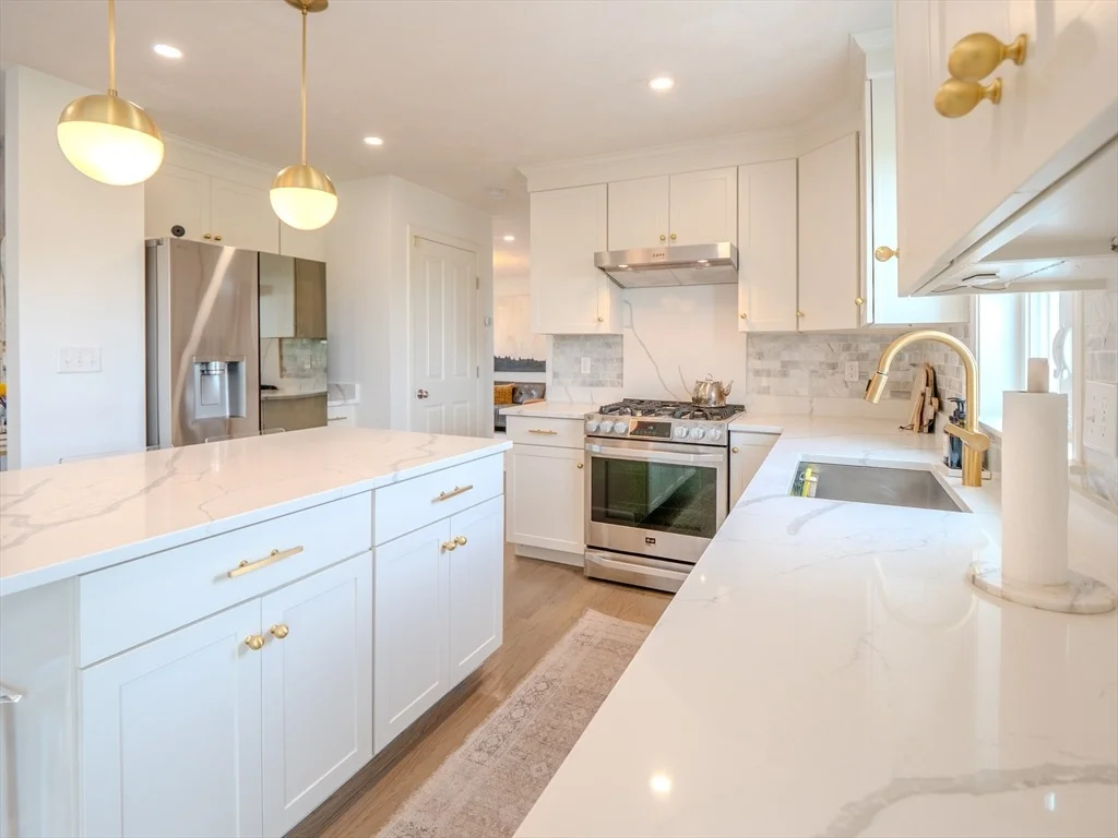 Photo of 20 Gedney Dr
