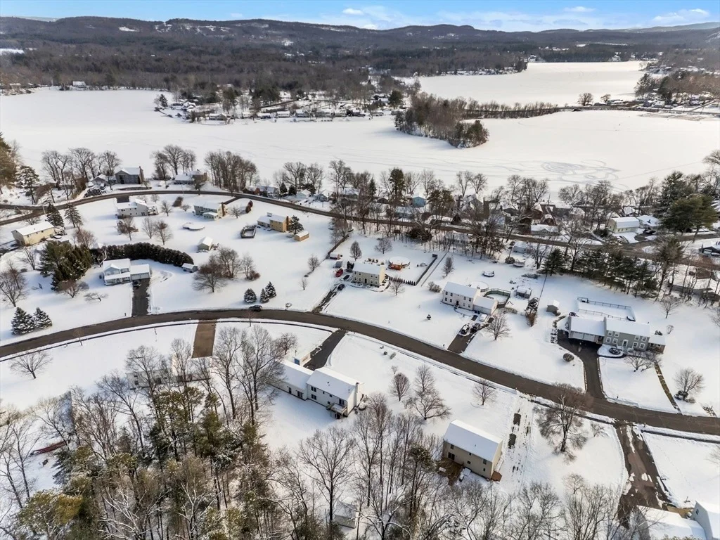 Photo of 11 Crystal Dr