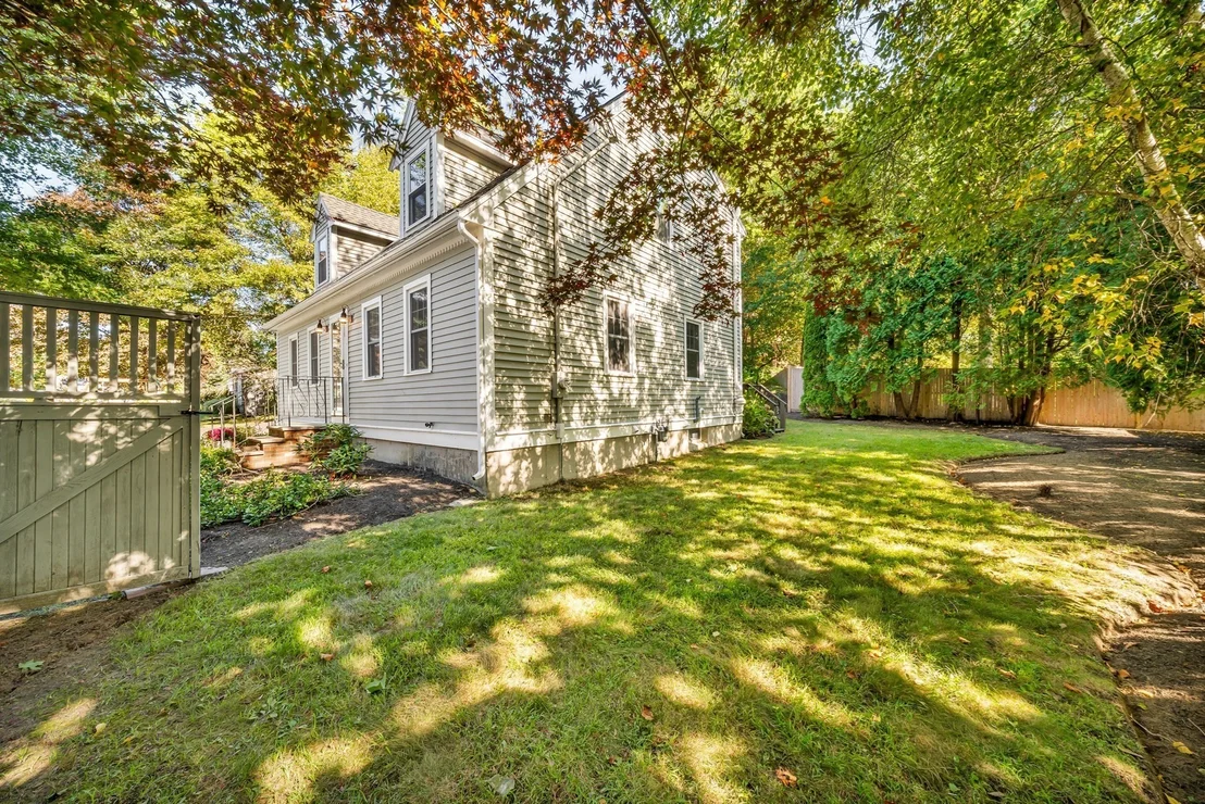 Photo of 2 Hunter Dr