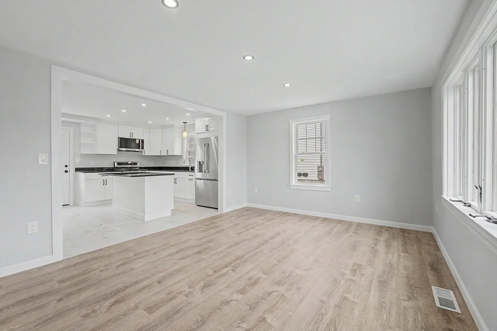 Photo of 298 King St