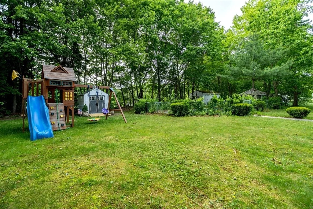 Photo of 32 Alvirne Dr