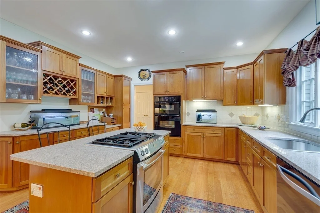 Photo of 43 Old Concord Rd