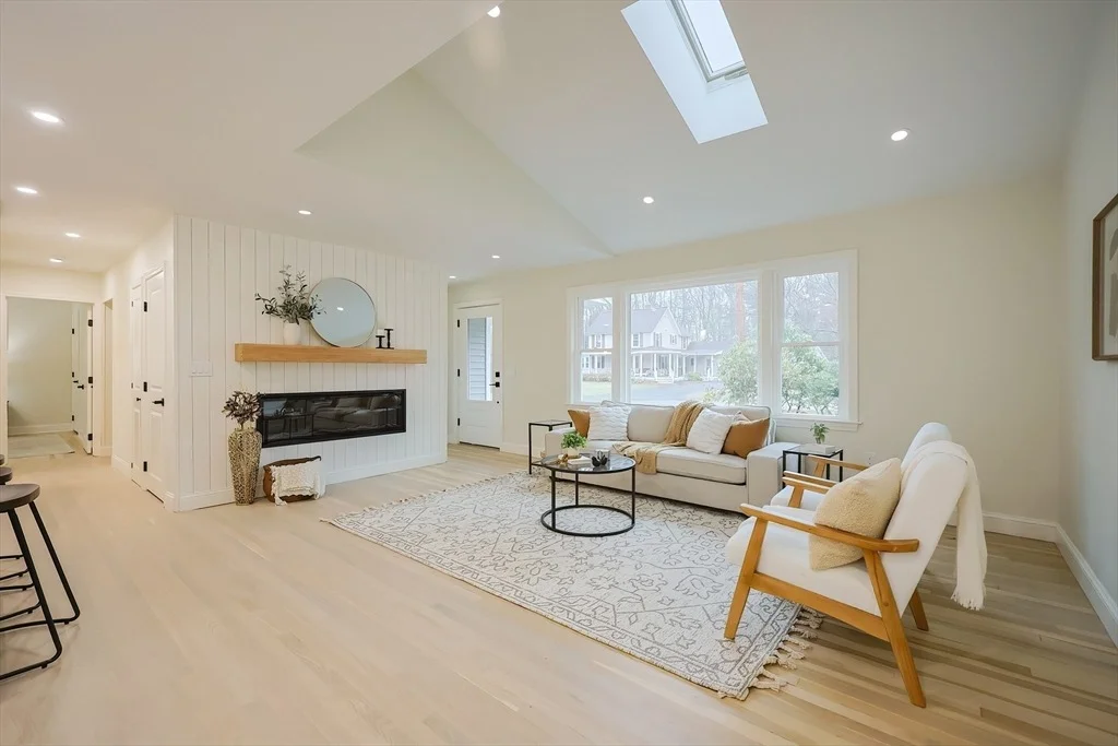Photo of 5 Avery Heights Dr