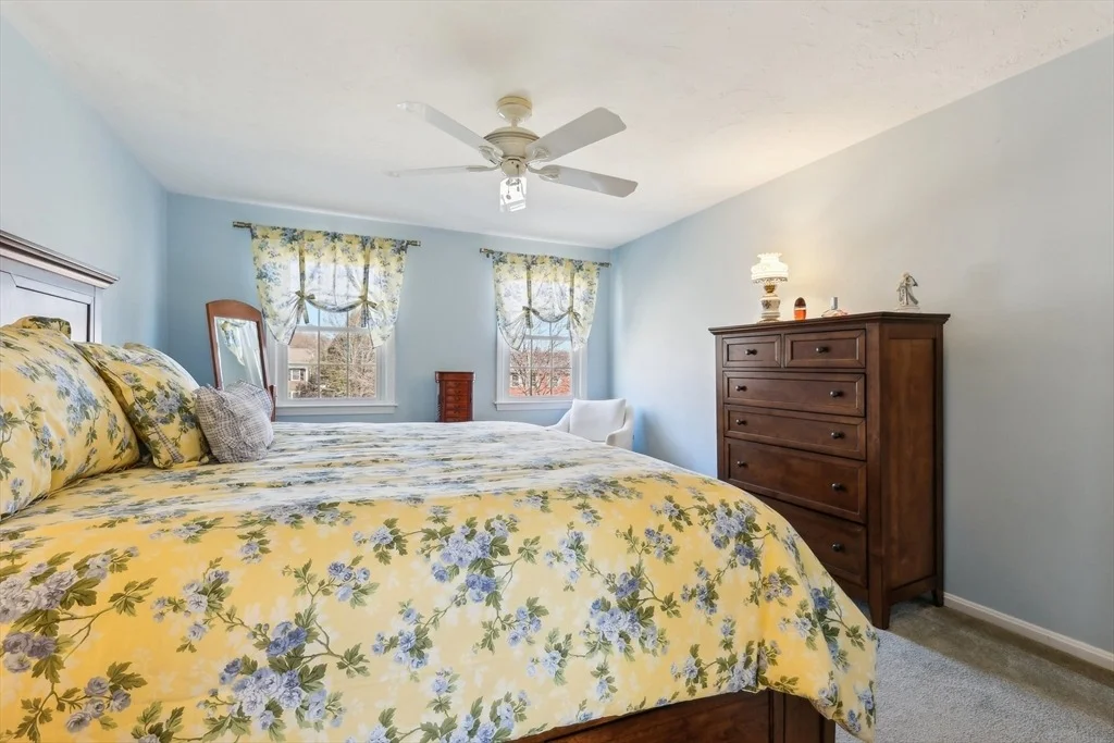 Photo of 6 Waterview Dr