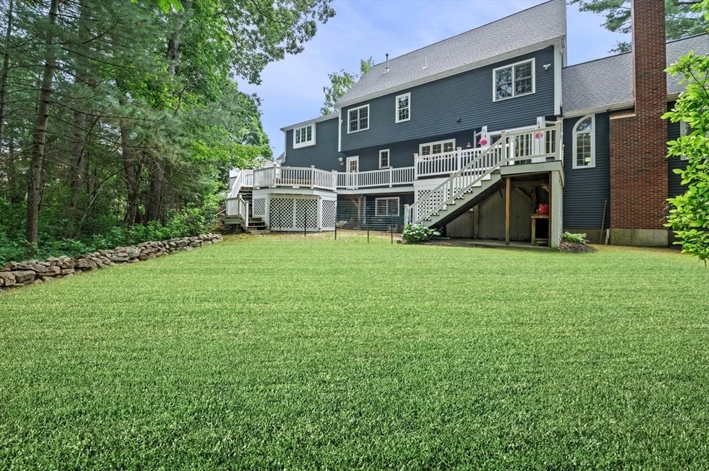 Photo of 12 Tarbox Ln