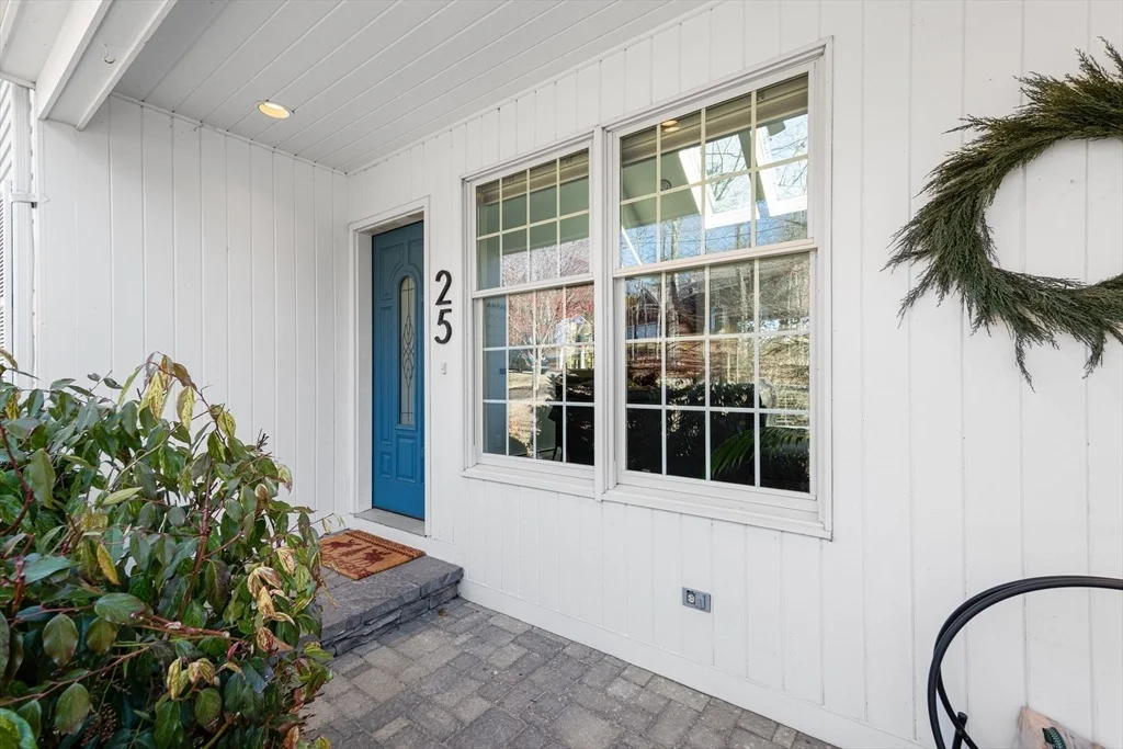Photo of 25 Woodside Cir