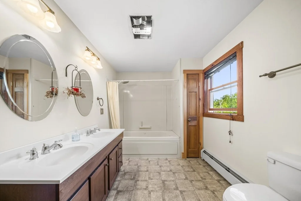 Photo of 52 Washington Rd