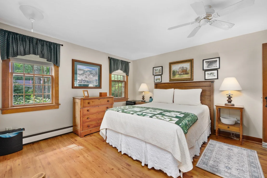 Photo of 8 Crestview Dr Ext