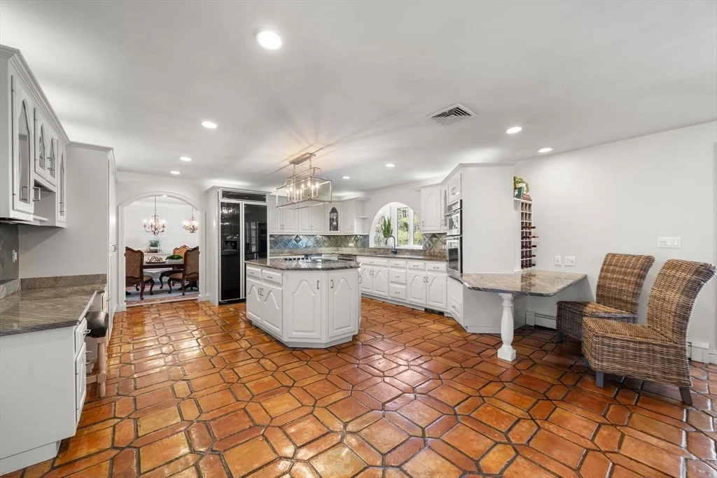Photo of 286 Mayflower Cir
