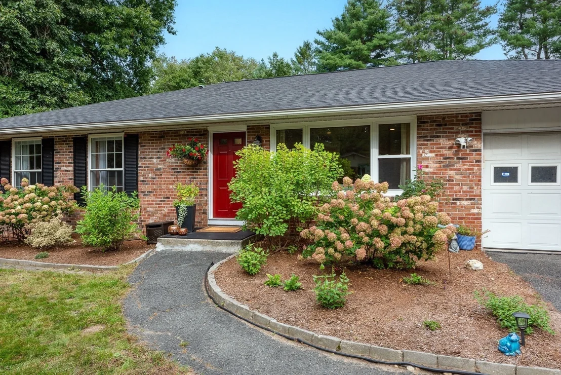 Photo of 69 Grantwood Dr