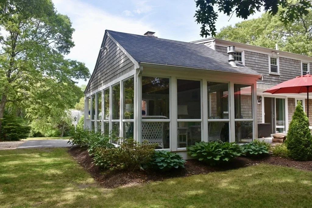 Photo of 64 Roseland Ter