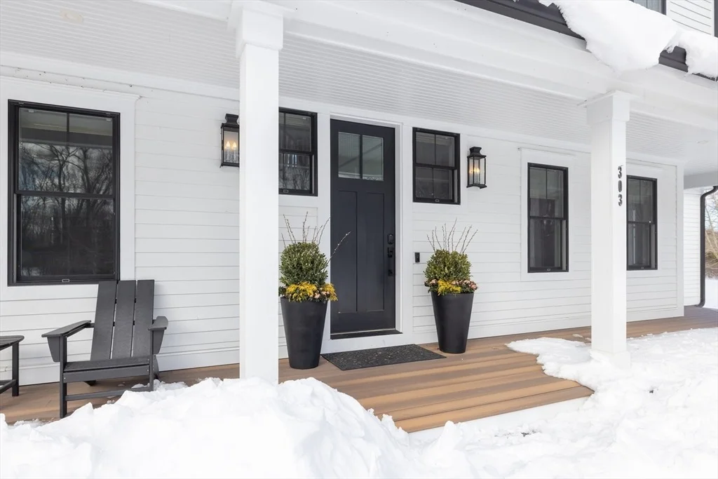 Photo of 303 Eliot St