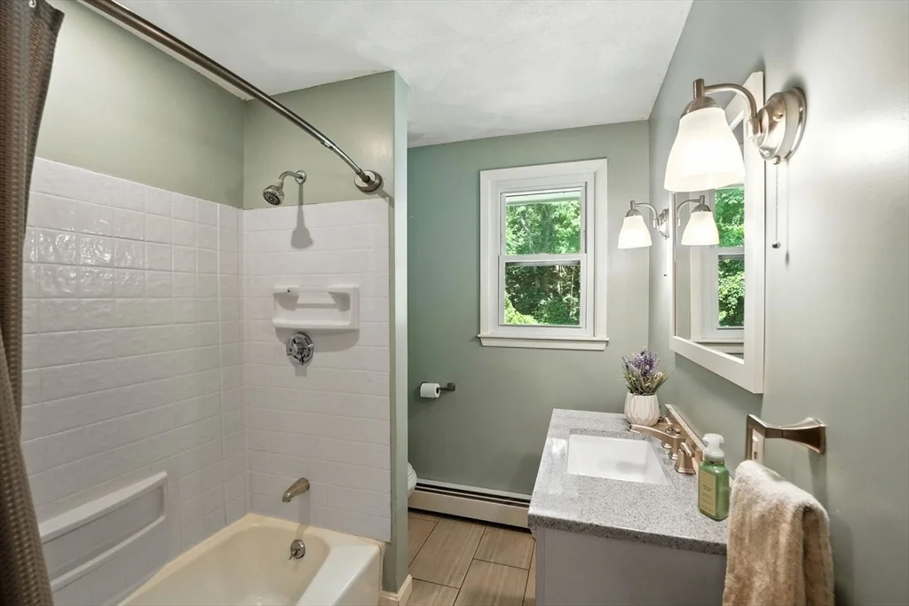 Photo of 9 Heritage Cir
