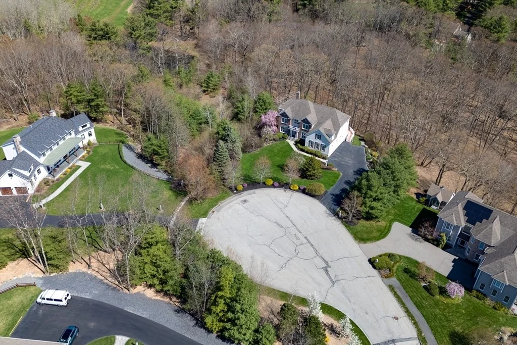 Photo of 18 Manchester Dr