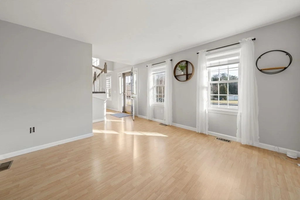 Photo of 35 Nelson Dr