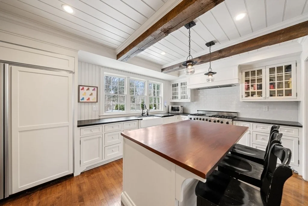 Photo of 25 Longmeadow Road