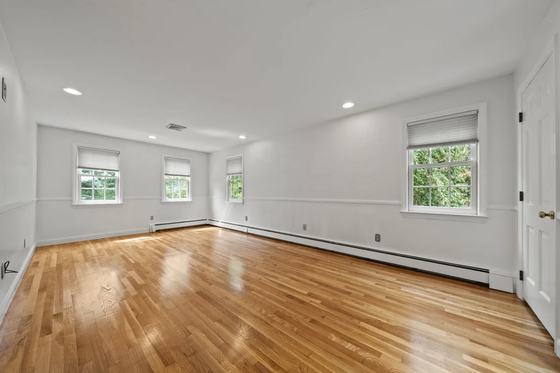 Photo of 102 Oak Ridge Drive