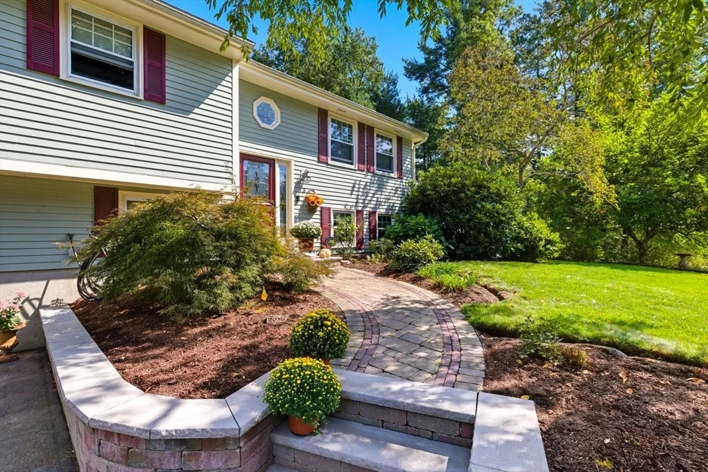 Photo of 3 Cushing Ln