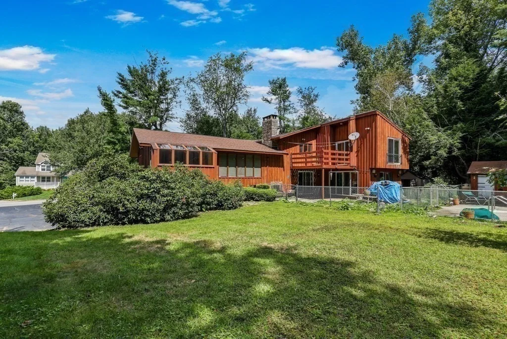 Photo of 17 Crowningshield Dr
