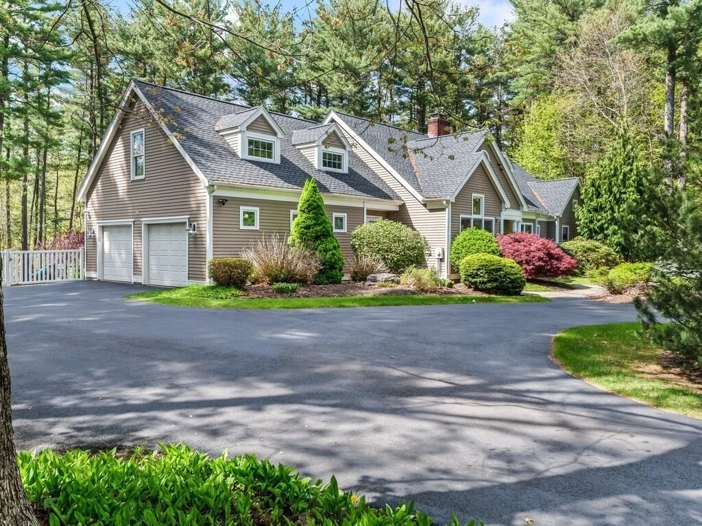 Photo of 33 Smallwood Cir