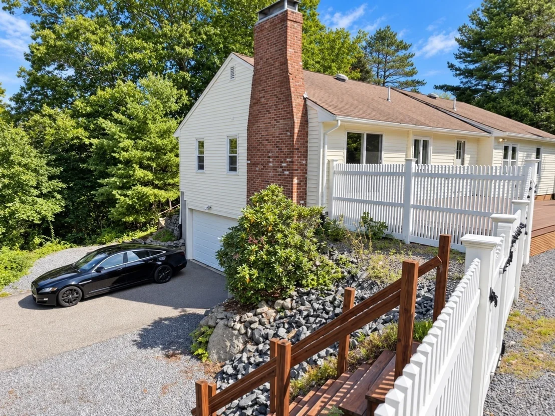 Photo of 75 Desert Brook Rd
