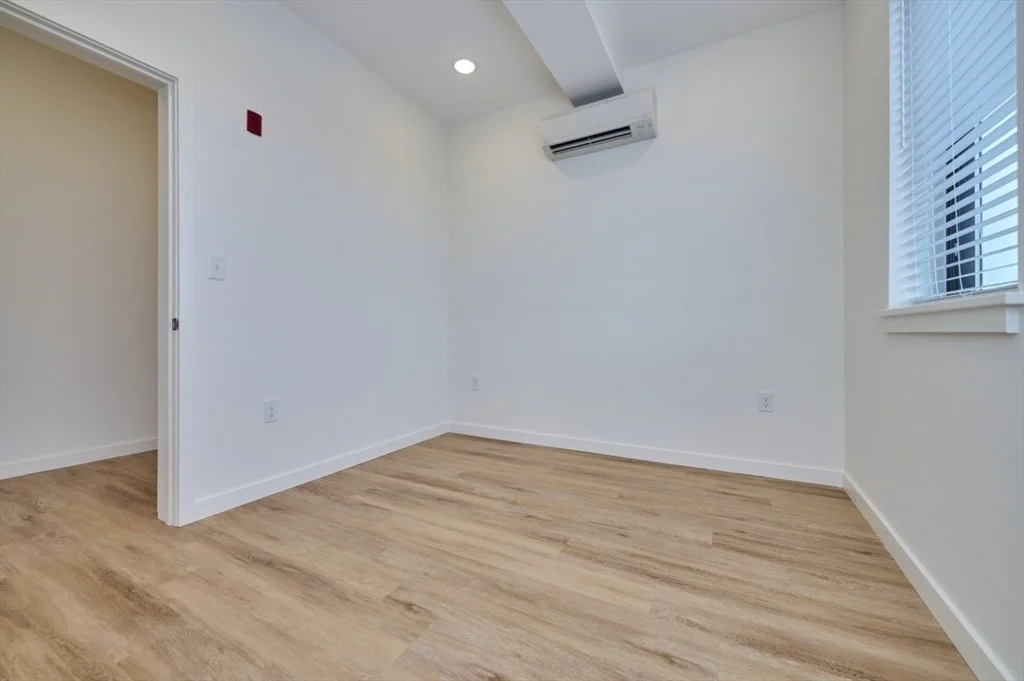 Photo of Unit 4C at 80 Broadway