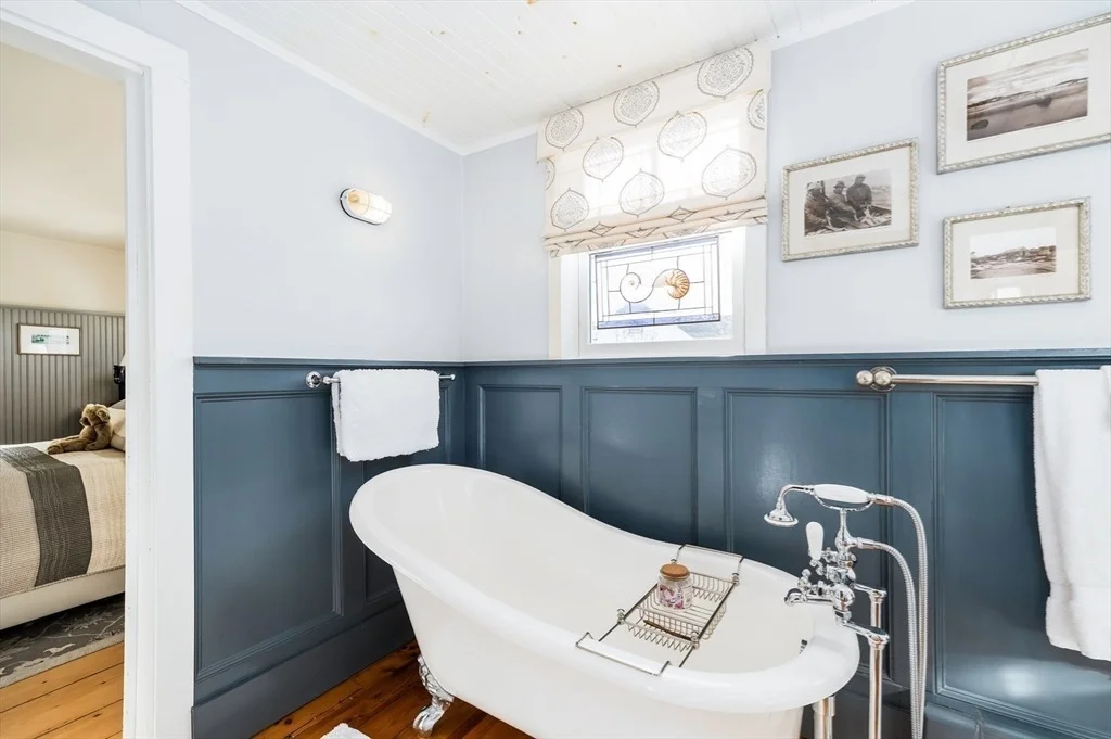 Photo of 1030 Washington St