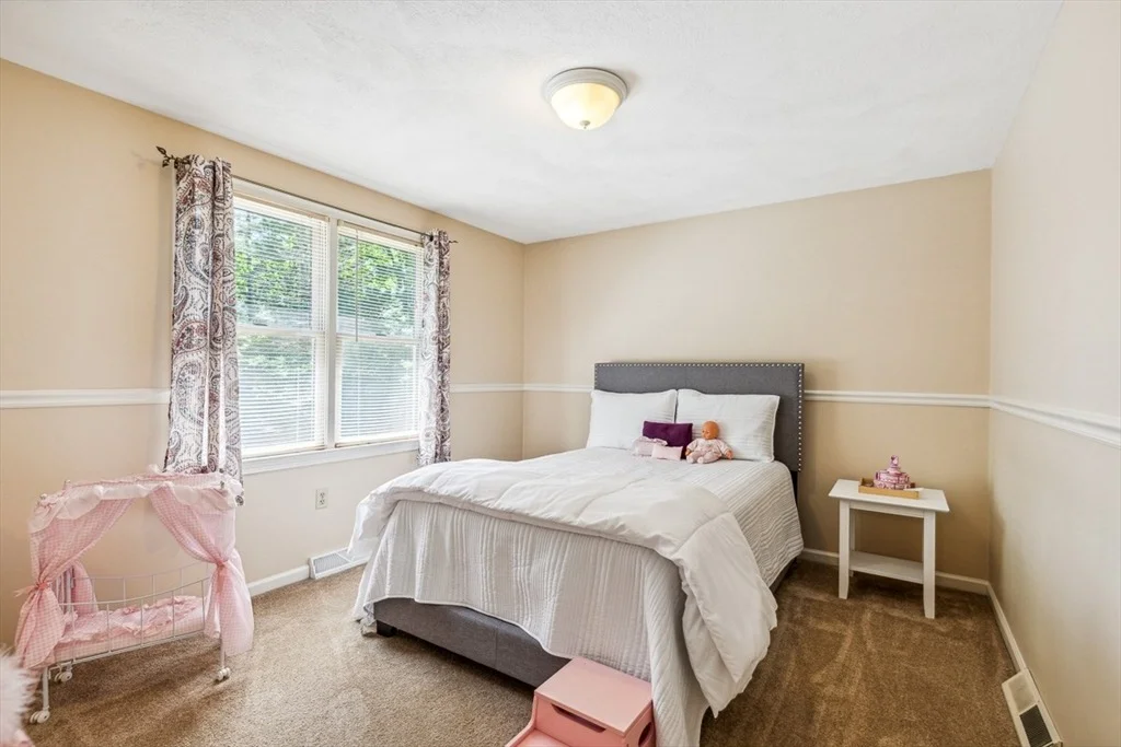Photo of 2 Strawstone Ln