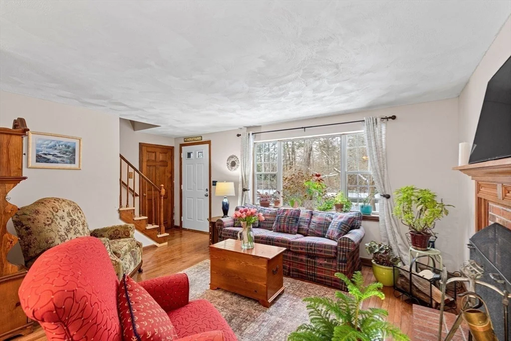 Photo of 37 Triangle Cir
