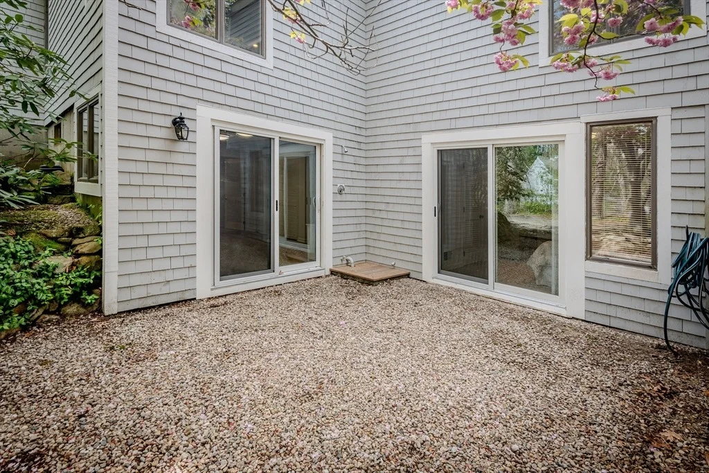Photo of 41 Greensward Cir