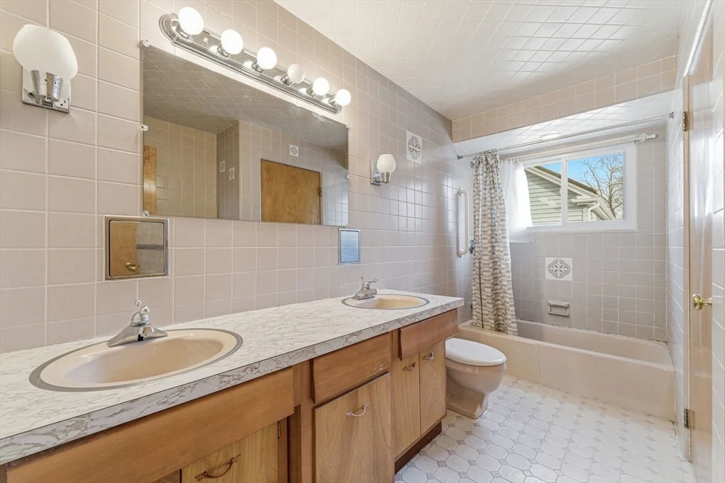 Photo of 7 Carol St