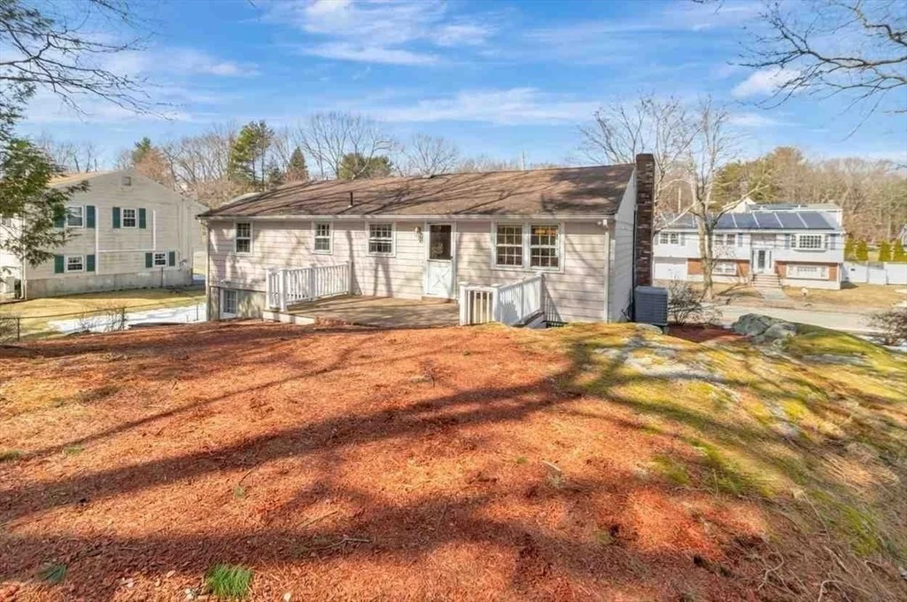 Photo of 22 Susan Dr