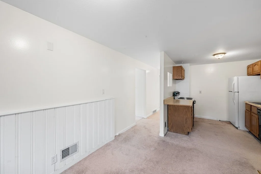 Photo of 20 Hilltop Dr