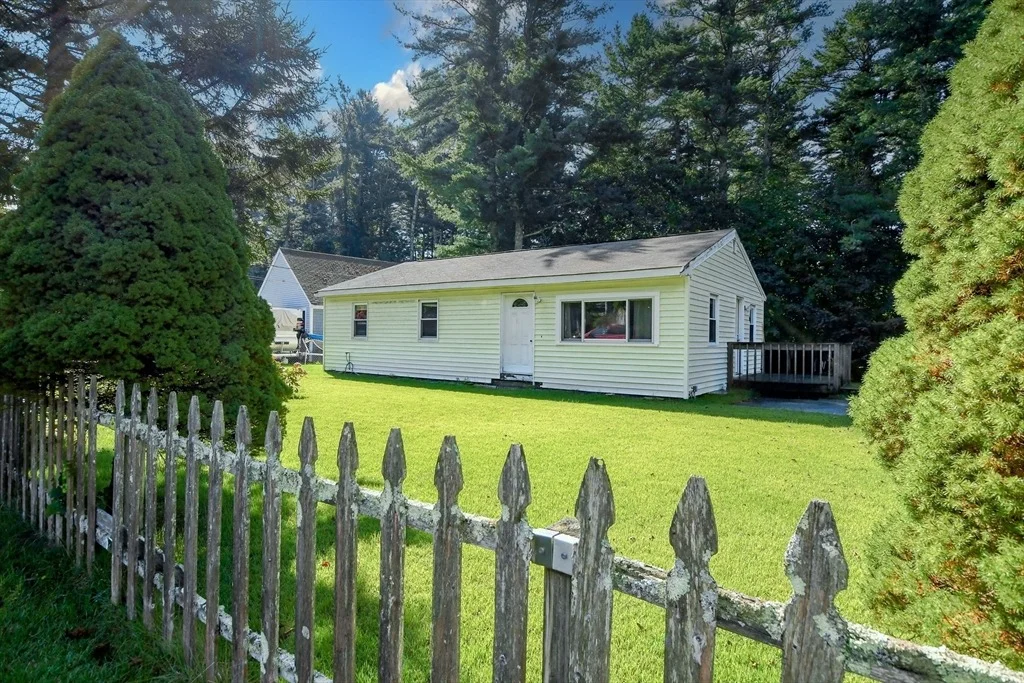 Photo of 9 White Pine Ave