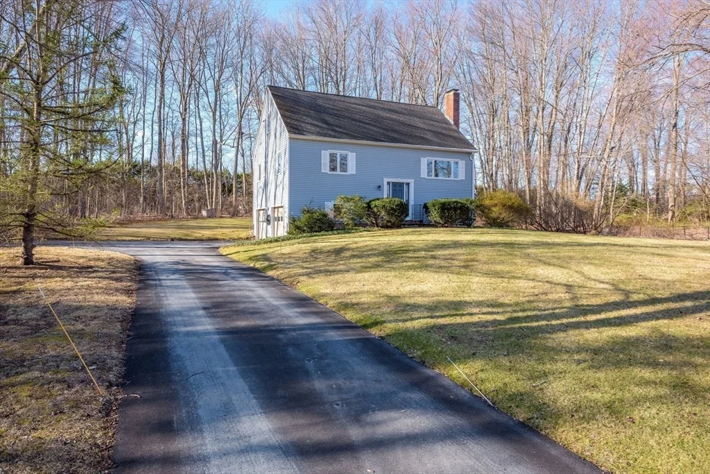 Photo of 27 Emily Ln