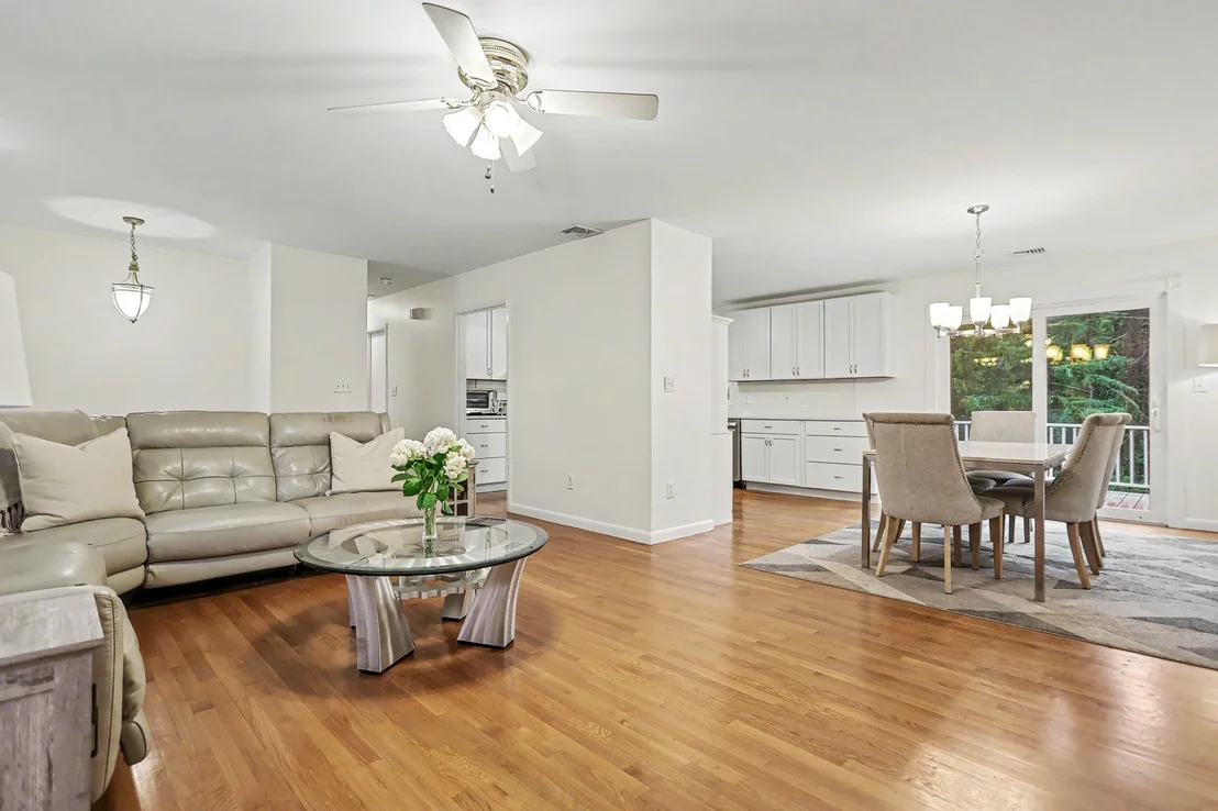 Photo of 49 Meadowview Rd