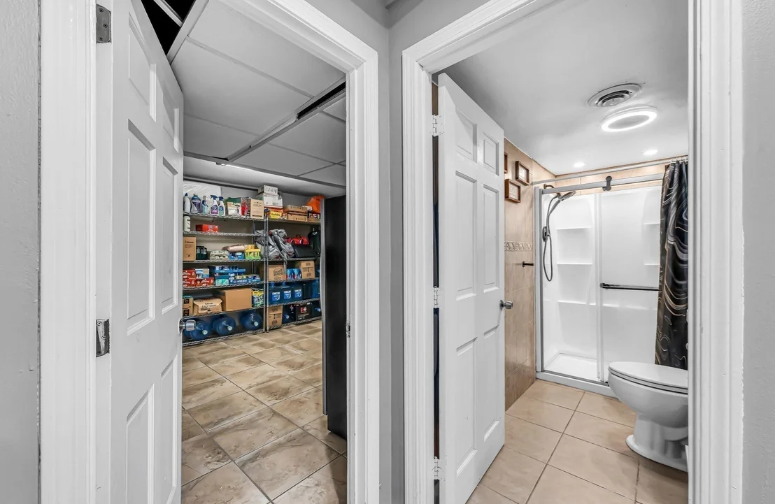 Photo of 10 Robert Dr