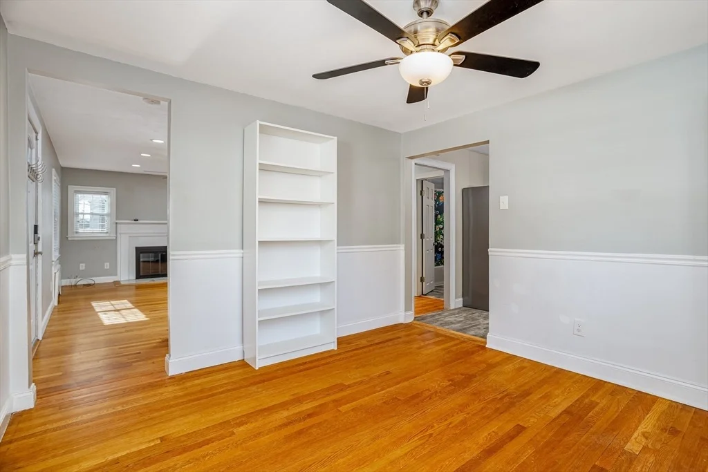 Photo of 23 Tiverton Parkway