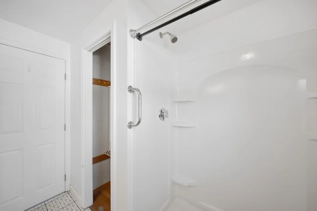 Photo of 44 Memorial Dr
