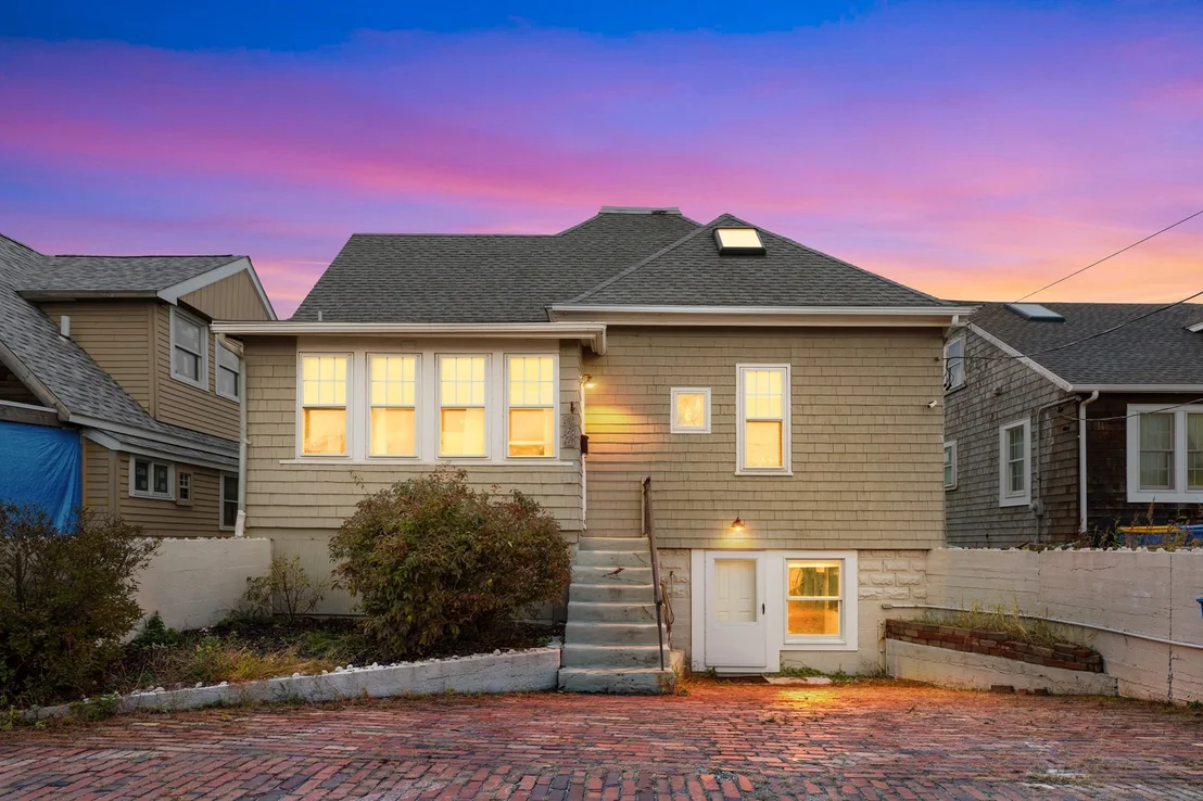 Photo of 129 Strandway