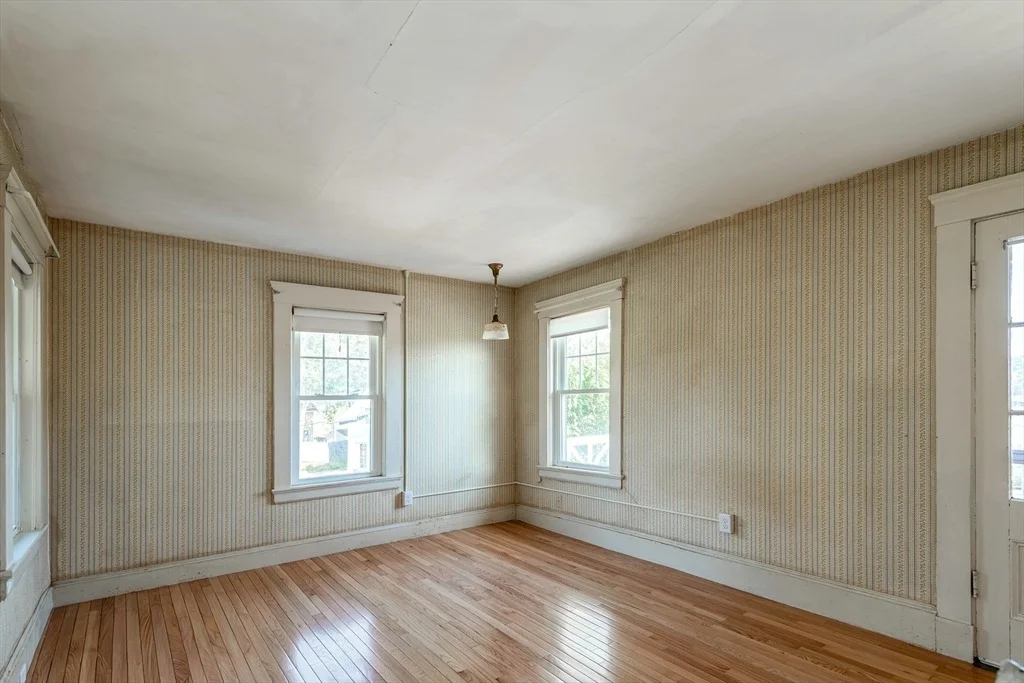 Photo of 7 Kent Cir