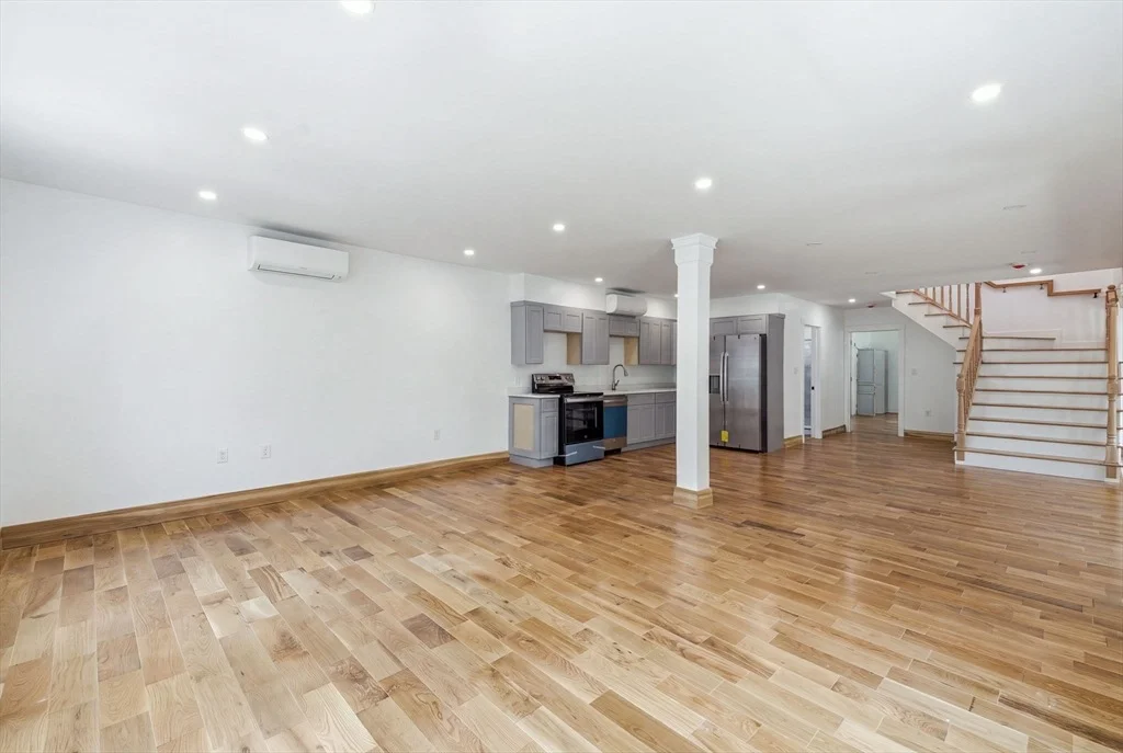 Photo of 26 Parallel St