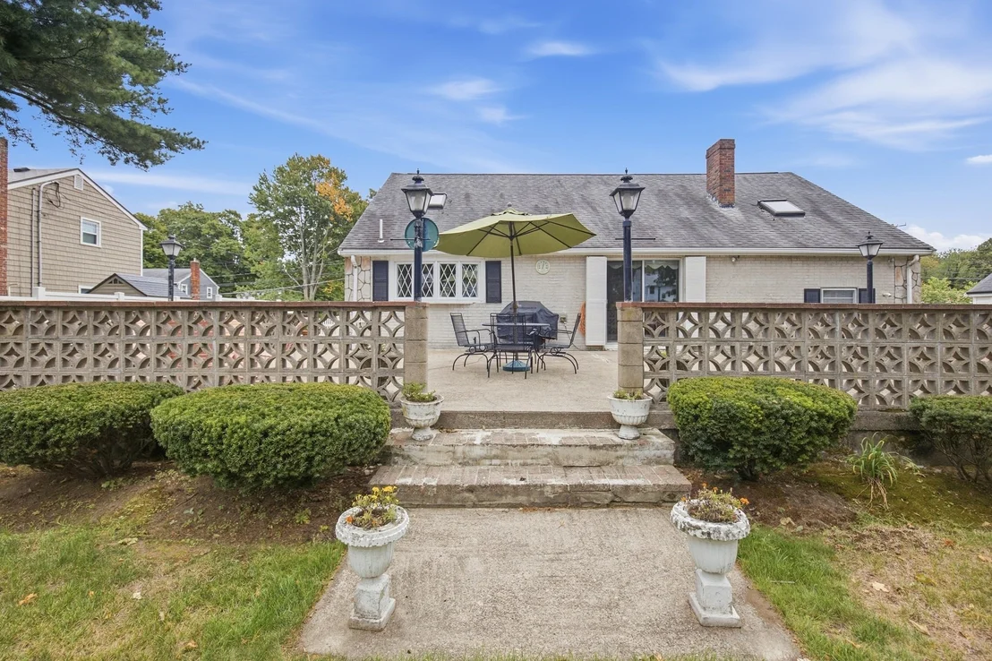 Photo of 37 Rustcraft Rd