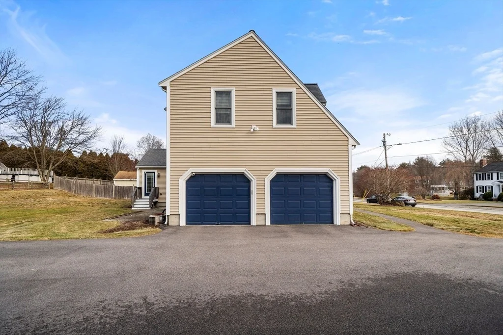 Photo of 35 Nelson Dr