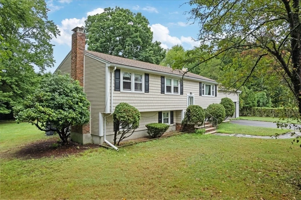 Photo of 17 Brewster Dr